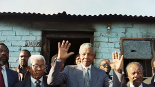 Sud&aacute;frica se opone a la subasta de efectos personales de Mandela en Nueva York