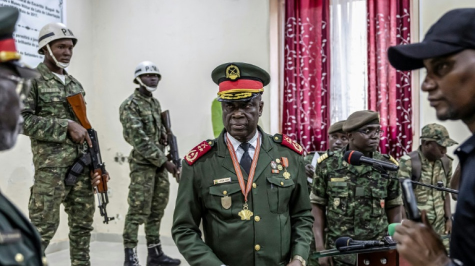 Putsch en Guin&eacute;e-Bissau: le pr&eacute;sident d&eacute;mis r&eacute;fugi&eacute; au S&eacute;n&eacute;gal, un g&eacute;n&eacute;ral le remplace