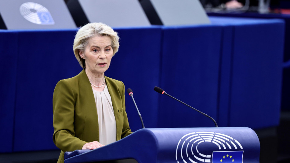 Von der Leyen, 'Mosca con gli attacchi all'Ucraina deride gli sforzi diplomatici