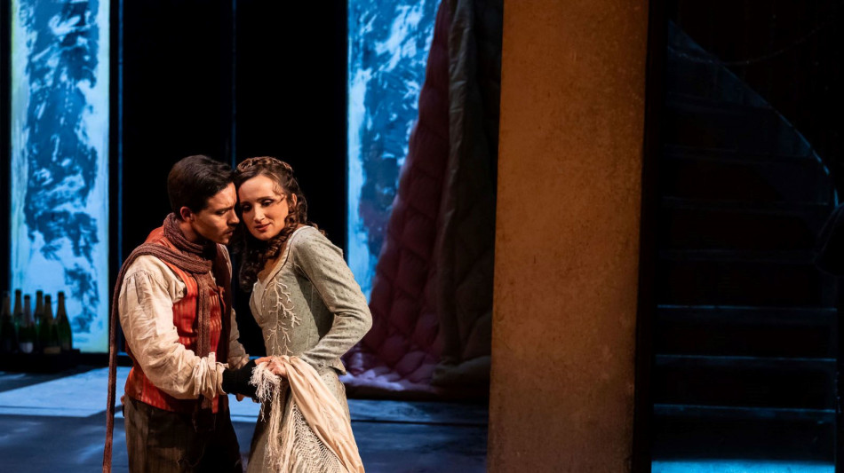 Applausi per Boh&egrave;me Belle &Eacute;poque con regia Fourny al Pergolesi di Jesi