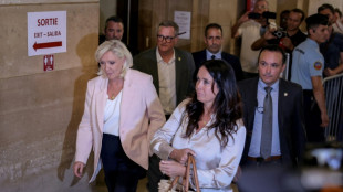 La justice ouvre la porte &agrave; une candidature de Marine Le Pen mais sous bracelet