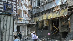 Inc&ecirc;ndio em hotel da capital indiana deixa ao menos 21 mortos