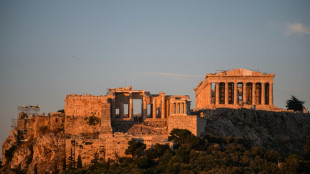 Mann greift US-Touristen an der Akropolis mit Messer an