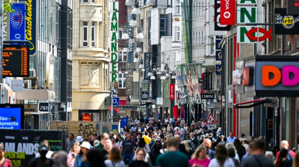 Verbraucherstimmung in Deutschland hellt sich leicht auf 