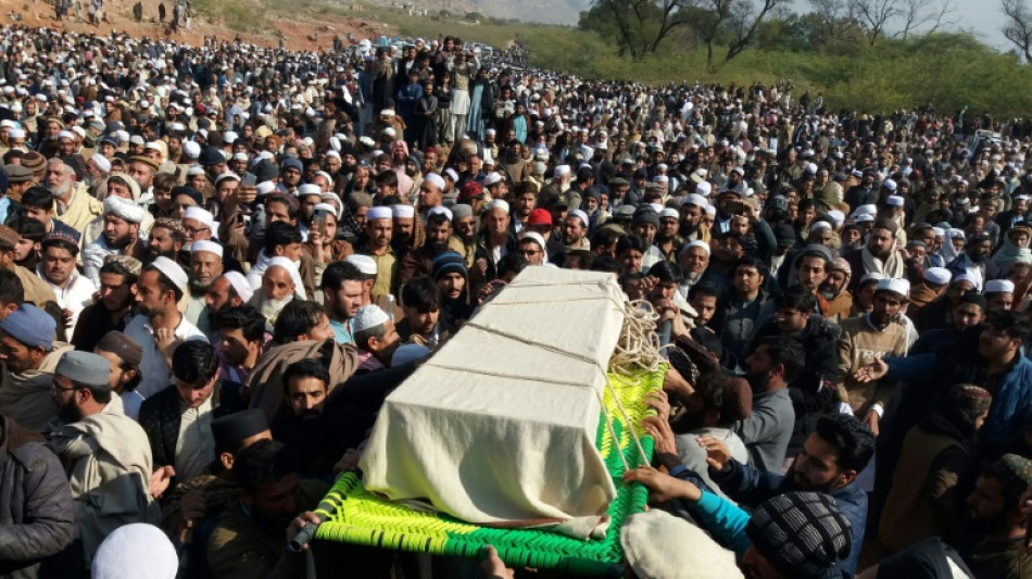 Suben a 51 los muertos en un naufragio en Pakist&aacute;n