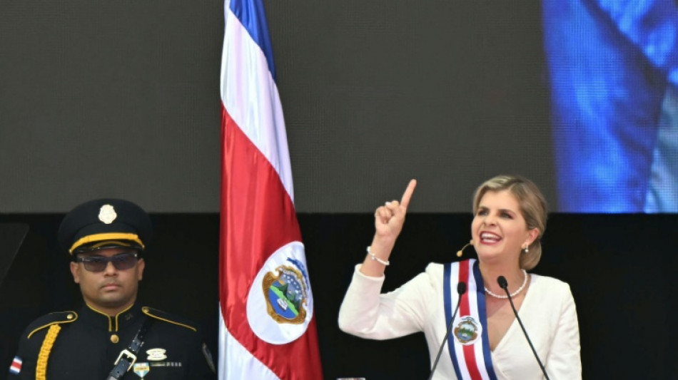 Rechtsgerichtete Pr&auml;sidentin Fern&aacute;ndez in Costa Rica vereidigt