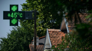 Canicule: 14 d&eacute;partements en alerte rouge, la chaleur s'&eacute;tend
