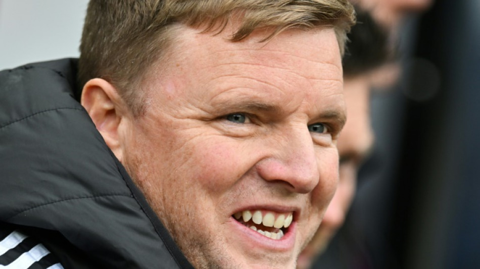 Newcastle boss Howe returns to work after pneumonia