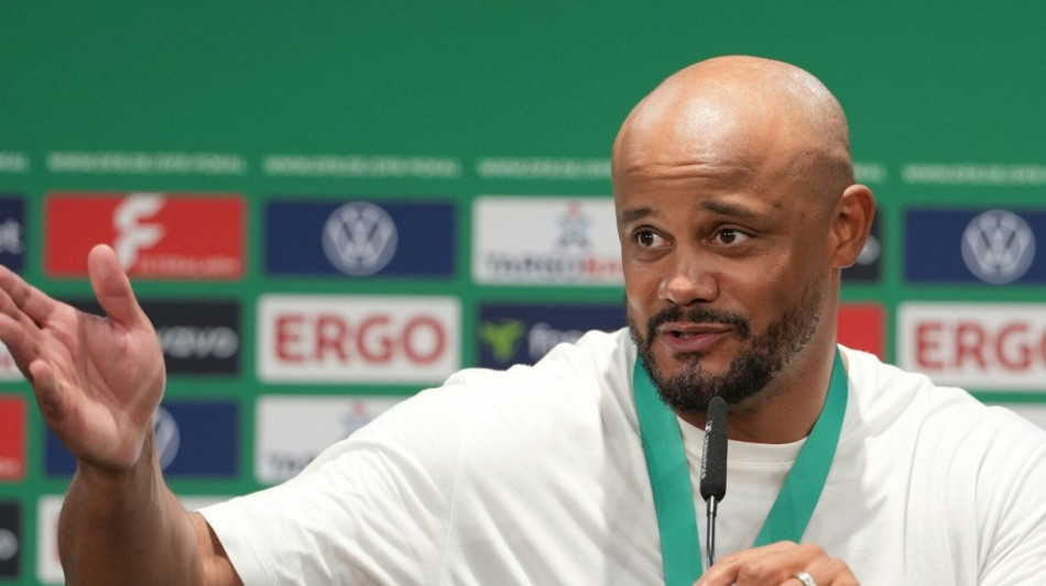 Bierdusche f&auml;llt aus: Kompany bleibt trocken