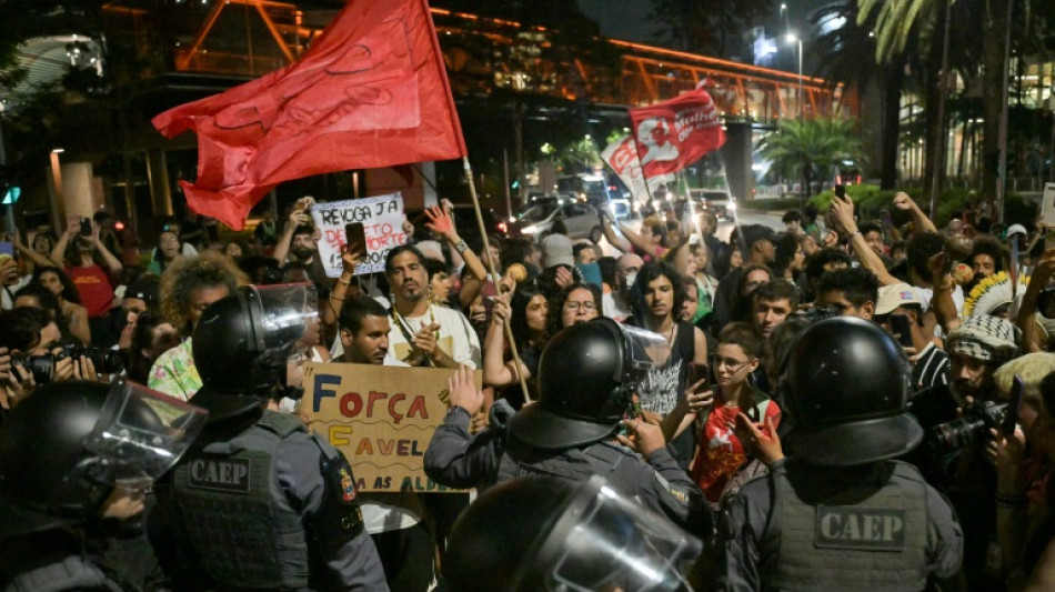 Manifestantes ind&iacute;genas ocupam terminal fluvial da Cargill no Par&aacute;