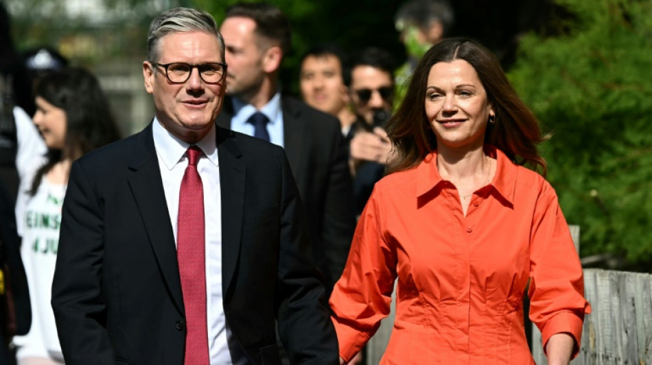 Novo primeiro-ministro brit&acirc;nico promete 'reconstruir' o Reino Unido