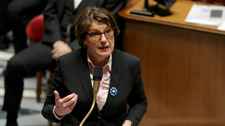 Pesticides, eau et loup: inqui&eacute;tudes et fractures politiques autour de la loi d'urgence agricole