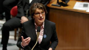 Pesticides, eau et loup: inqui&eacute;tudes et fractures politiques autour de la loi d'urgence agricole