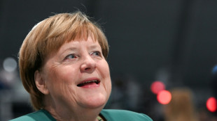 Merkel zeigt Verst&auml;ndnis f&uuml;r Debatten - und r&auml;t Merz zu "weitem Herz"