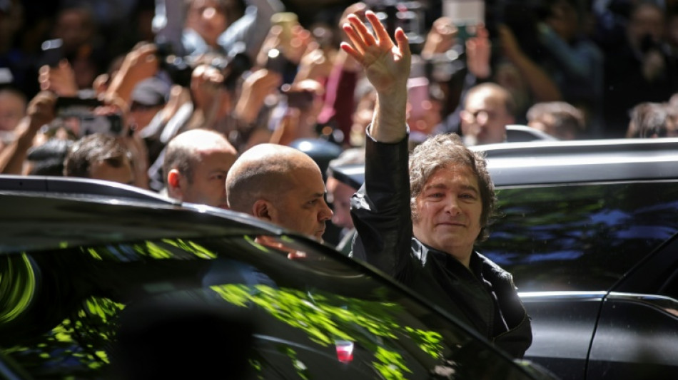 Milei surpreende com vitória contundente nas legislativas de meio de mandato