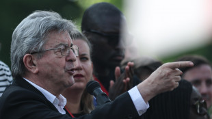 Melenchon si candida alle presidenziali francesi, &egrave; ufficiale