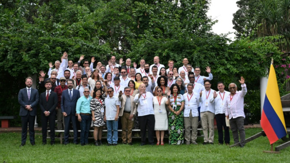 ELN e Col&ocirc;mbia apostam em 'al&iacute;vio humanit&aacute;rio' com negocia&ccedil;&otilde;es em Caracas