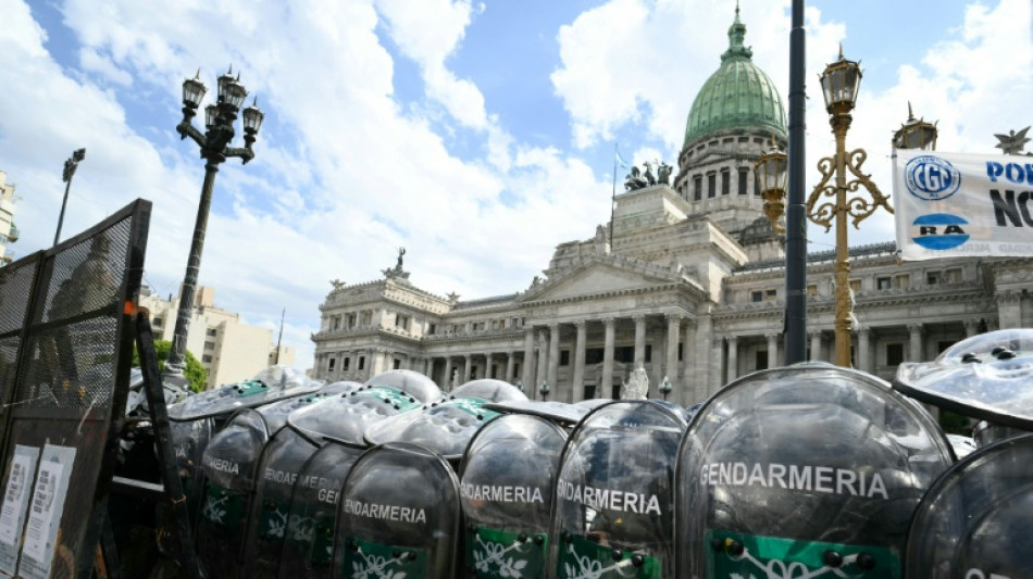 Argentine: heurts entre manifestants et police pendant un d&eacute;bat au S&eacute;nat sur la r&eacute;forme du travail