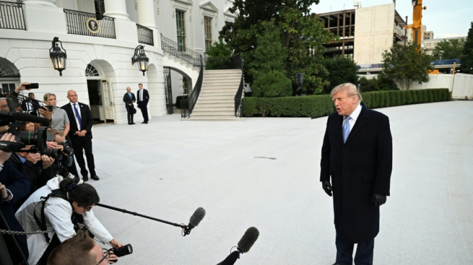 Un juez de EEUU ordena a la Casa Blanca restablecer el acceso a los medios vetados por Trump