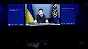 Zelenski pide aumentar la presión para "un cambio de régimen" en Rusia, tras un letal bombardeo en Kiev
