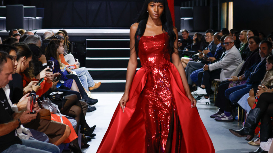 B-Iconic debutta tra fashion-show, musica e business