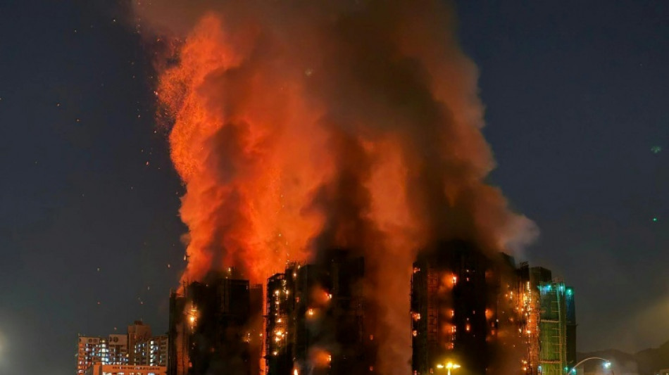 Gro&szlig;brand in Hongkonger Hochhausviertel: Mindestens 13 Todesopfer