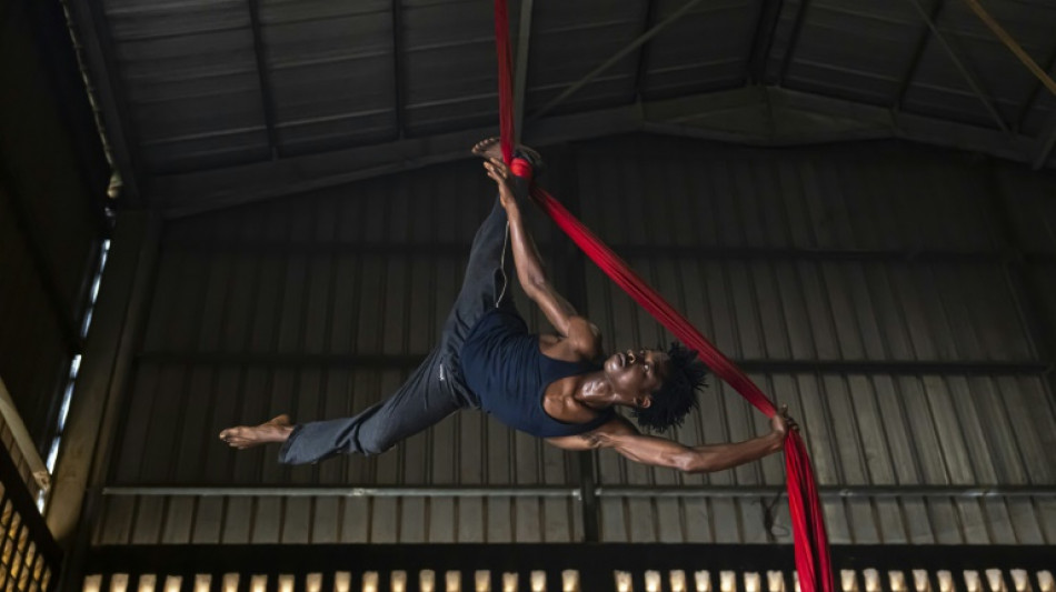 Un circo de Guinea ofrece un trampolín internacional a jóvenes desfavorecidos