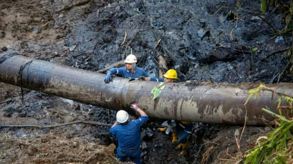 Ecuador suspende el bombeo en su principal oleoducto por daño en una tubería