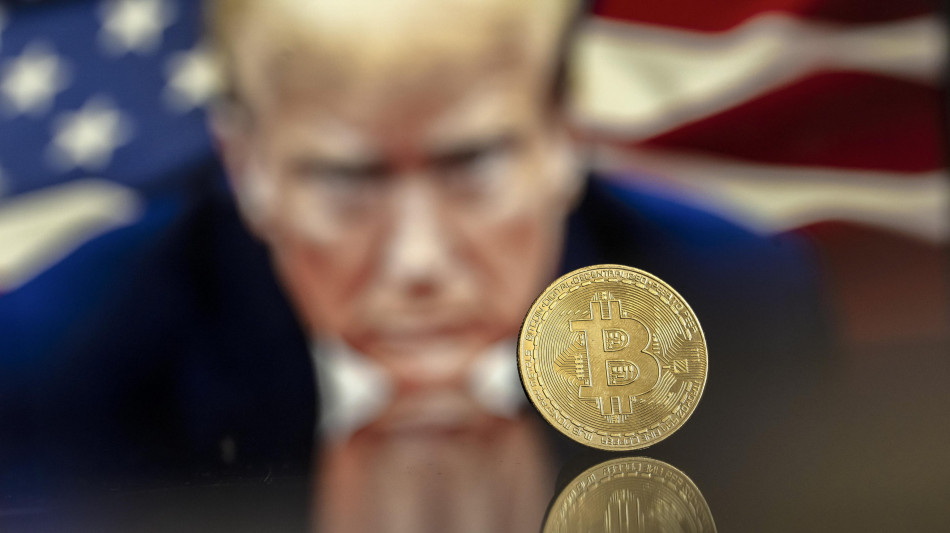 Corrono le criptovalute, il Bitcoin sale oltre 70.000 dollari