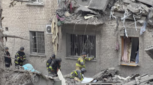 Kiev, 'saliti a 15 i morti nell'attacco russo a Zaporizhzhia, tra cui 3 bambini'
