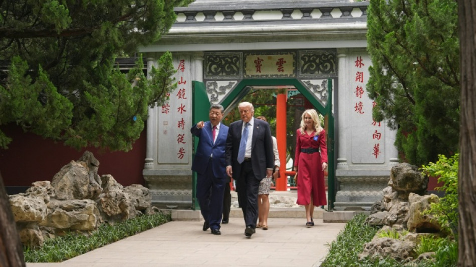 Trump anuncia acordos comerciais 'fant&aacute;sticos' durante visita &agrave; China
